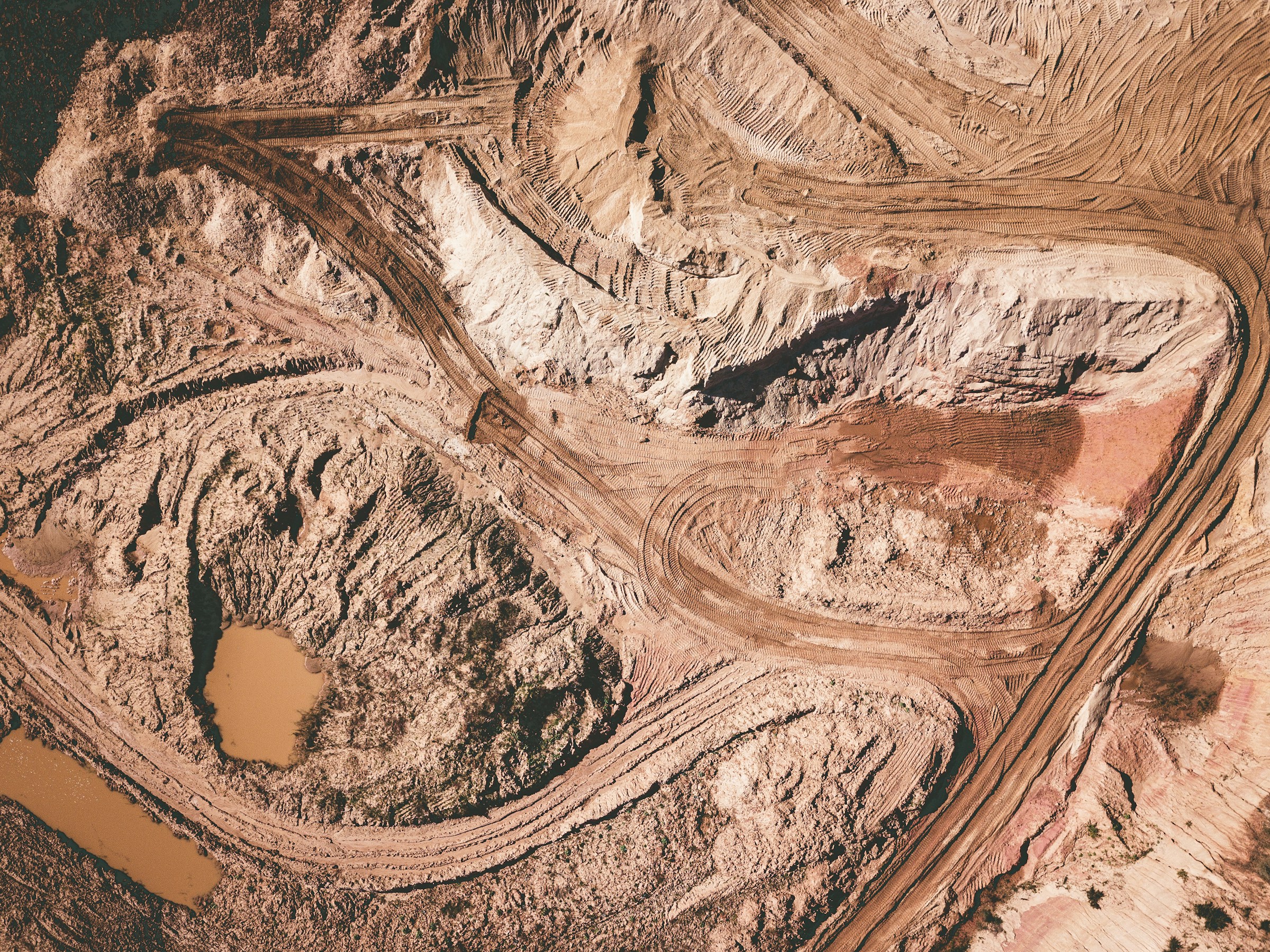 01 — The mine